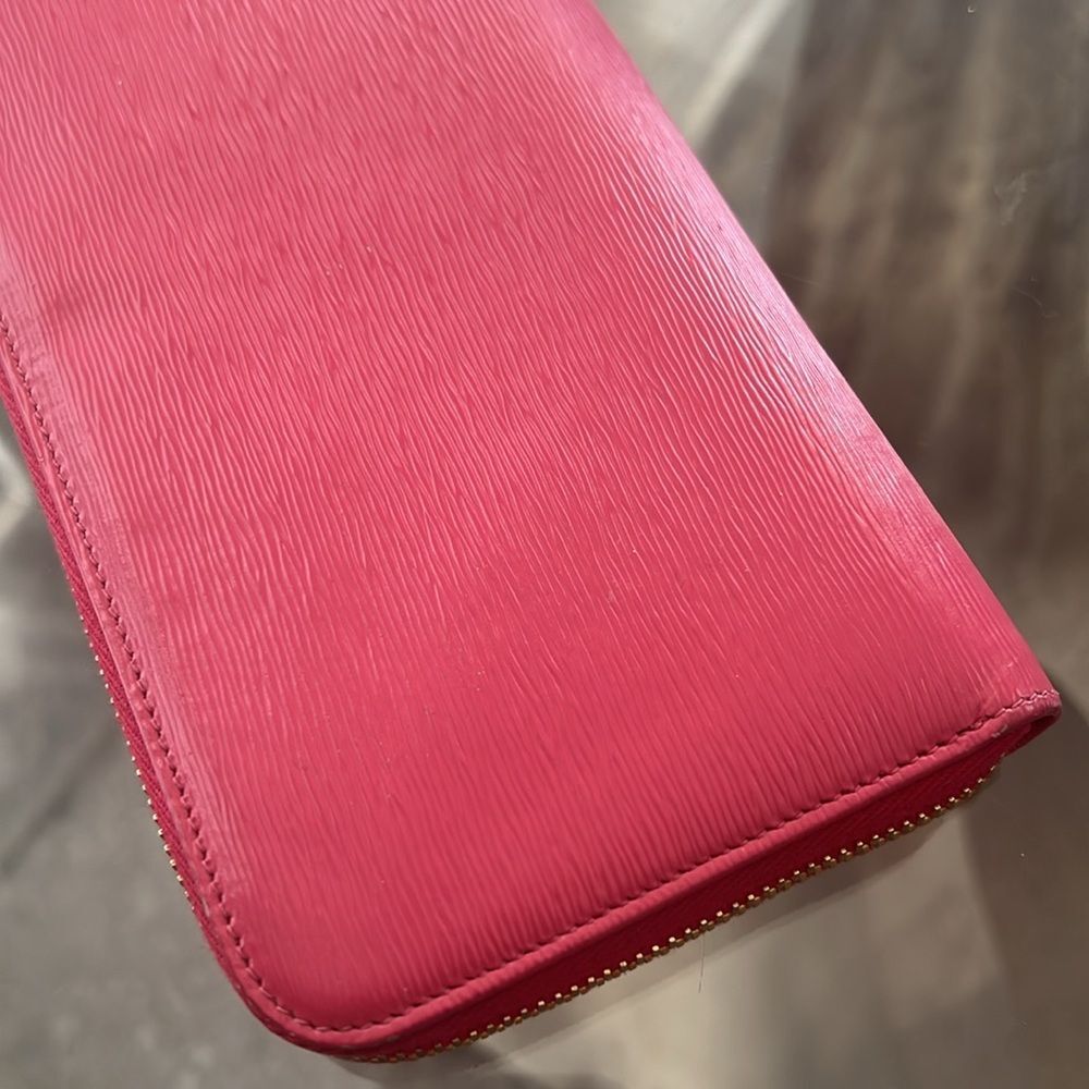 Prada Zip-Around Wallet in Pink Leather, Pristine - Picture 7 of 13
